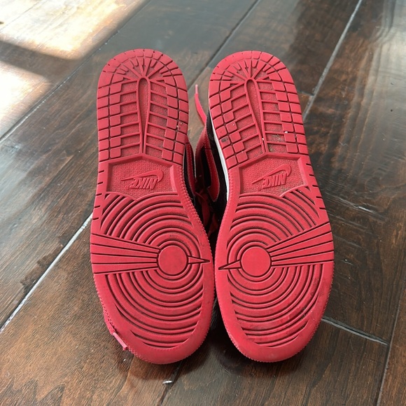 Air Jordan Mid 1 - Picture 2 of 10